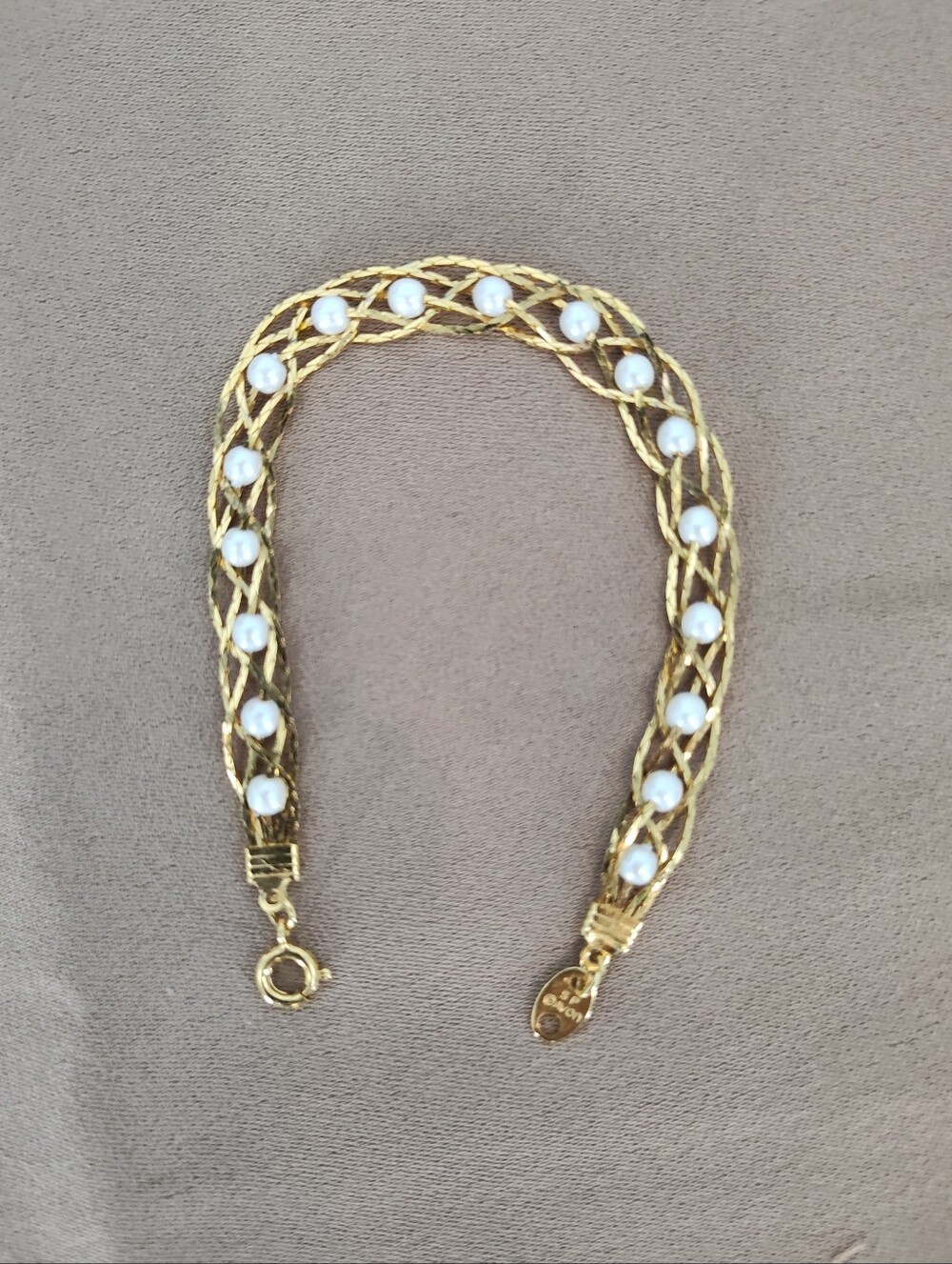 Vintage Avon Gold-Tone Braided Bracelet with White Faux Pearls - Picture 2 of 3